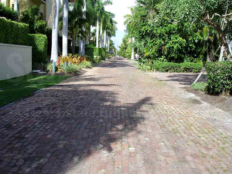 Villas Escalante Driveway